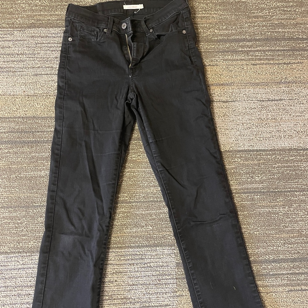 Levi’s Women’s 26 Classic Straight Black Jeans